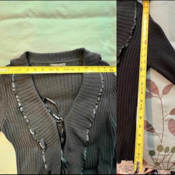 SOLD!! Karen Kane Sweater. - Picture 3 of 4